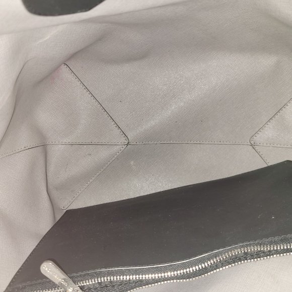 Minimalist Michael Kors Eva Coated Tote Handbag - Picture 12 of 14